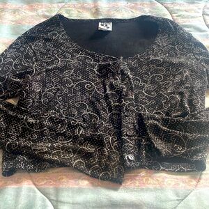 Elegant blouse, petite 14, long sleeve, good for especial ocasions. Dry clean.